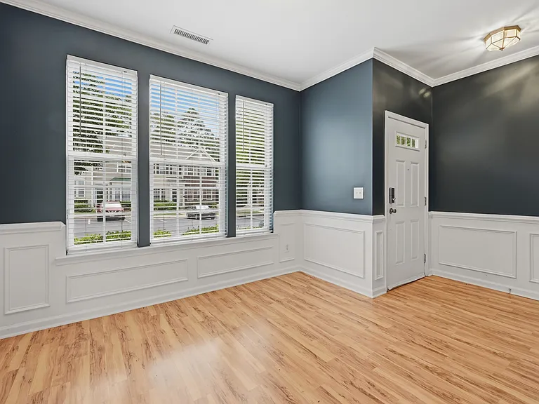221 Grey Elm Trl — Photo 8