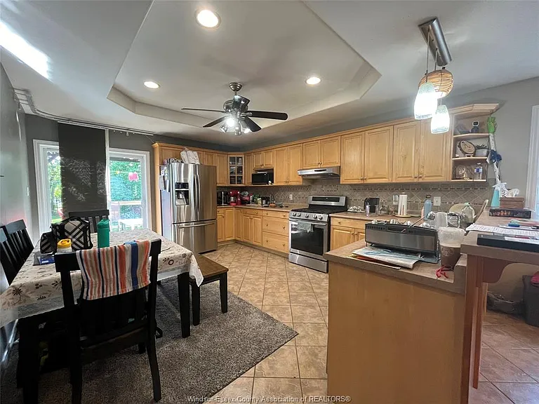 1161 Jefferson Blvd — Photo 5