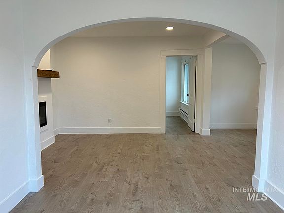 4th image of 1526 Idaho Ave