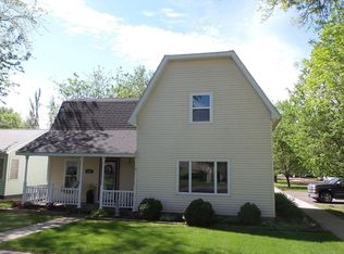 302 Redbird Ave, Hayti, SD 57241