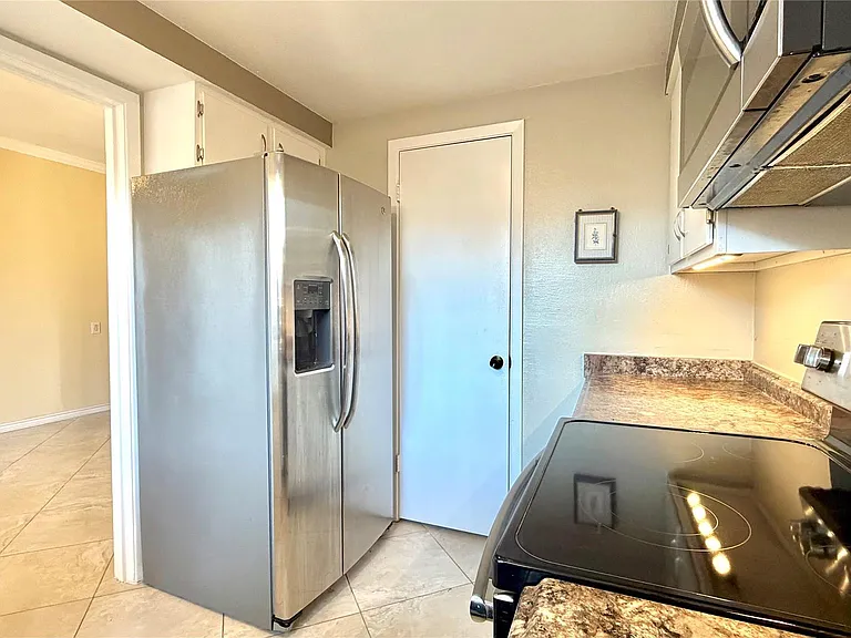 11710 Southlake Dr #16 — Photo 12