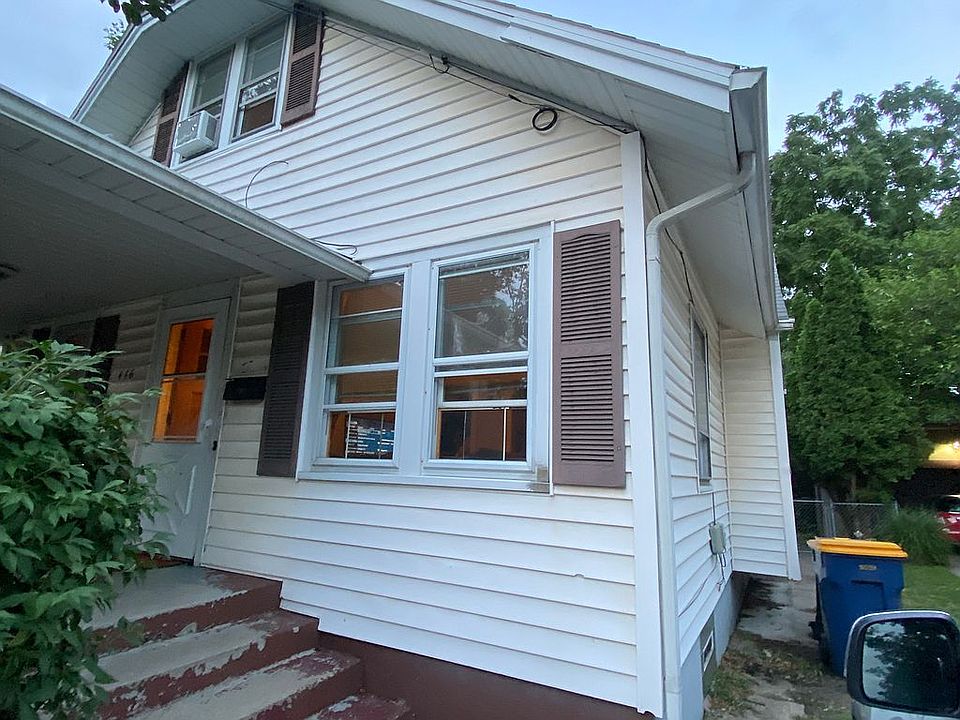 1st image of 446 Rosewood Ave SE
