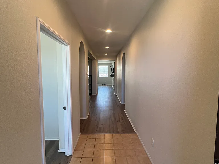 27922 Crescent Ct — Photo 11