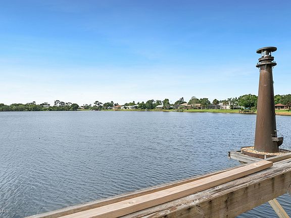 5th image of 395 Lake View Ln