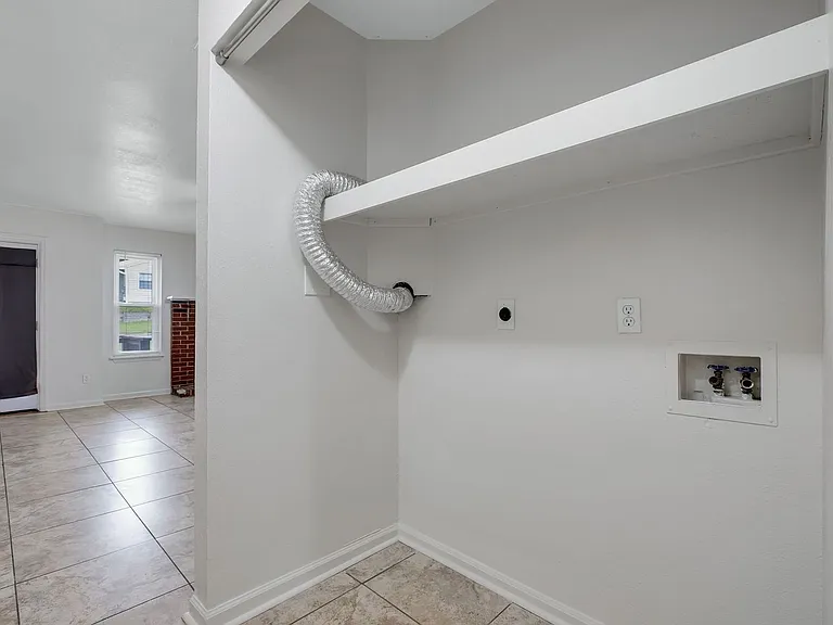 2801 Misty Garden Cir — Photo 12