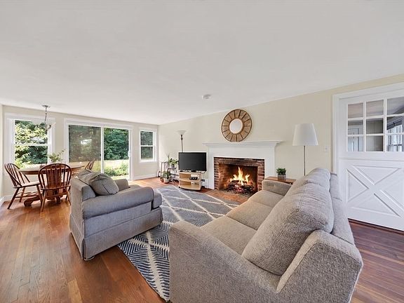 4th image of 49 James Way