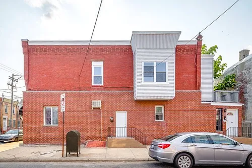 2501 Carpenter St #2 Photo 1