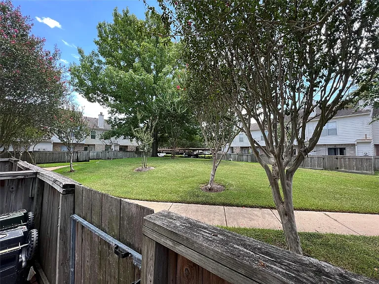 2808 Grants Lake Blvd #304 — Photo 13