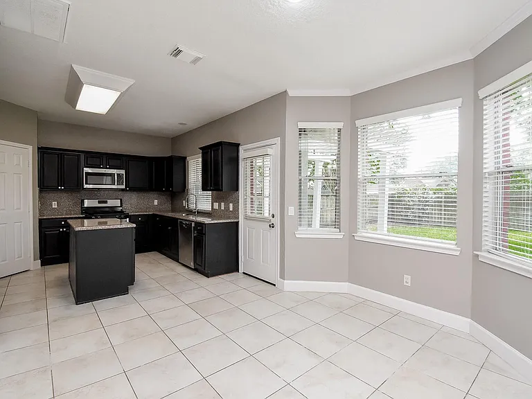 6318 Faulkner Ridge Dr — Photo 13