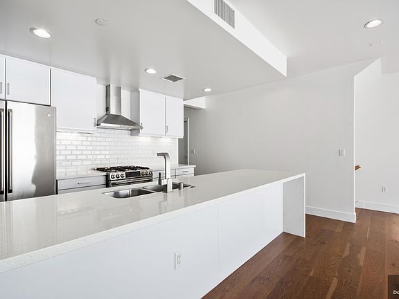 5th image of 1516 1/2 S Bedford St
