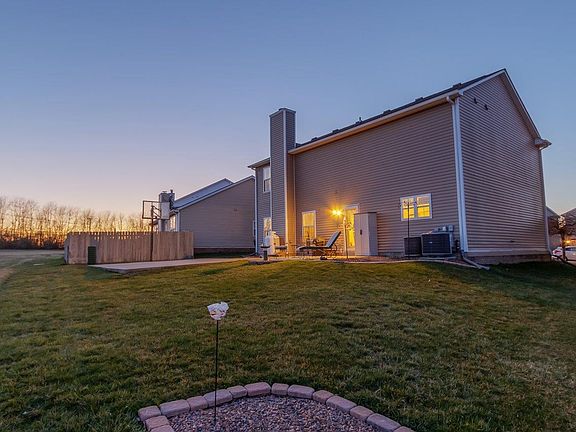 4th image of 4384 Walnut Creek Dr