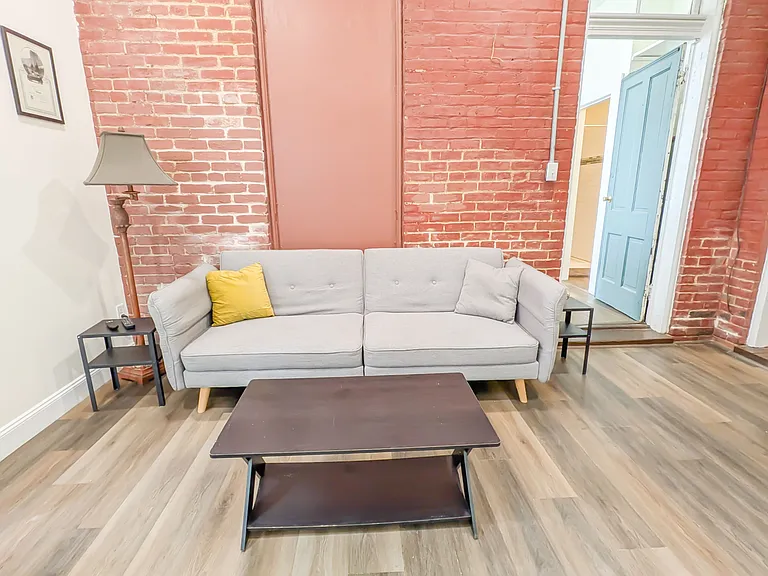 424 N Mechanic St — Photo 15