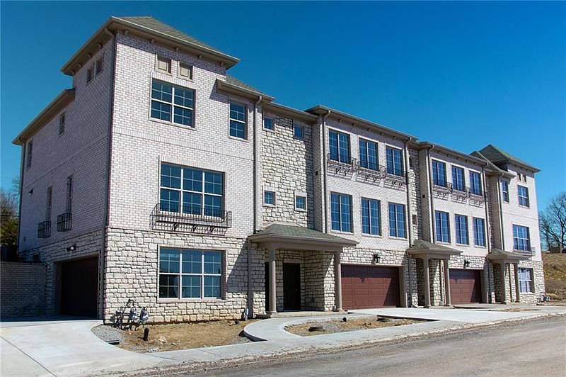 2nd image of 249 Lucca Ln