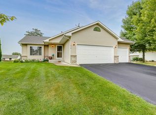 1616 Fountain Ln, Waconia, MN 55387