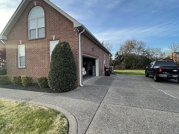 5th image of 245 Twelve Oaks Ct