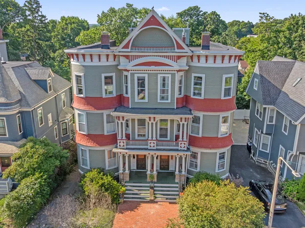 20 Mellen St Unit 1, Dorchester Center, MA 02124