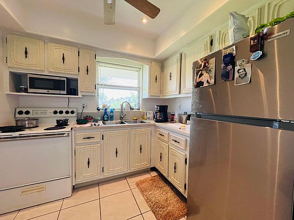 5th image of 2744 Emory Drive E #E