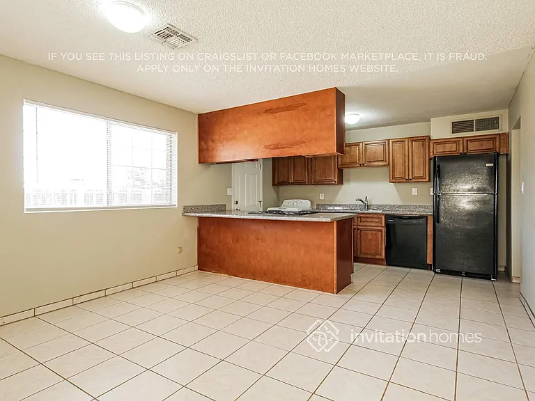 3808 W Glendale Ave — Photo 6
