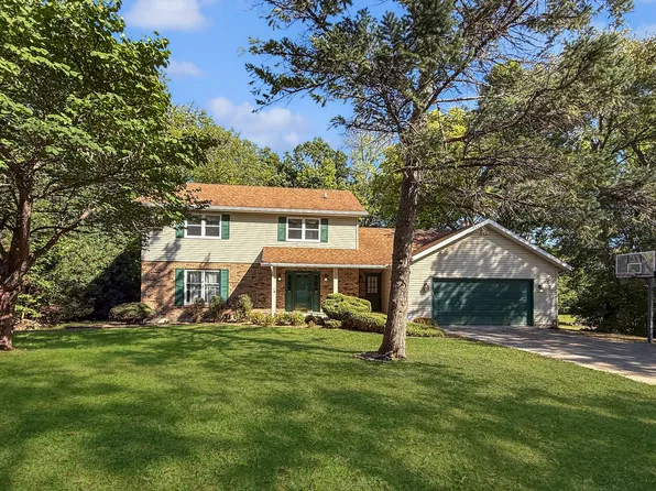 659 Sioux Dr, Freeport, IL 61032