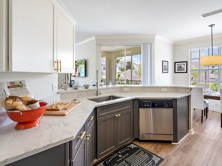 Grandeville at RiverPlace — Photo 15