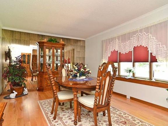 4th image of 3439 McKinley St NE
