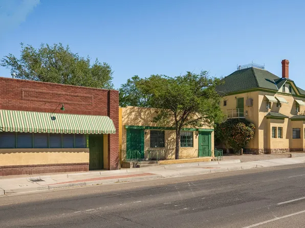 421 Edith Blvd SE, Albuquerque, NM 87102