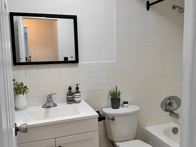 200 Churchill Rd S #307 — Photo 11