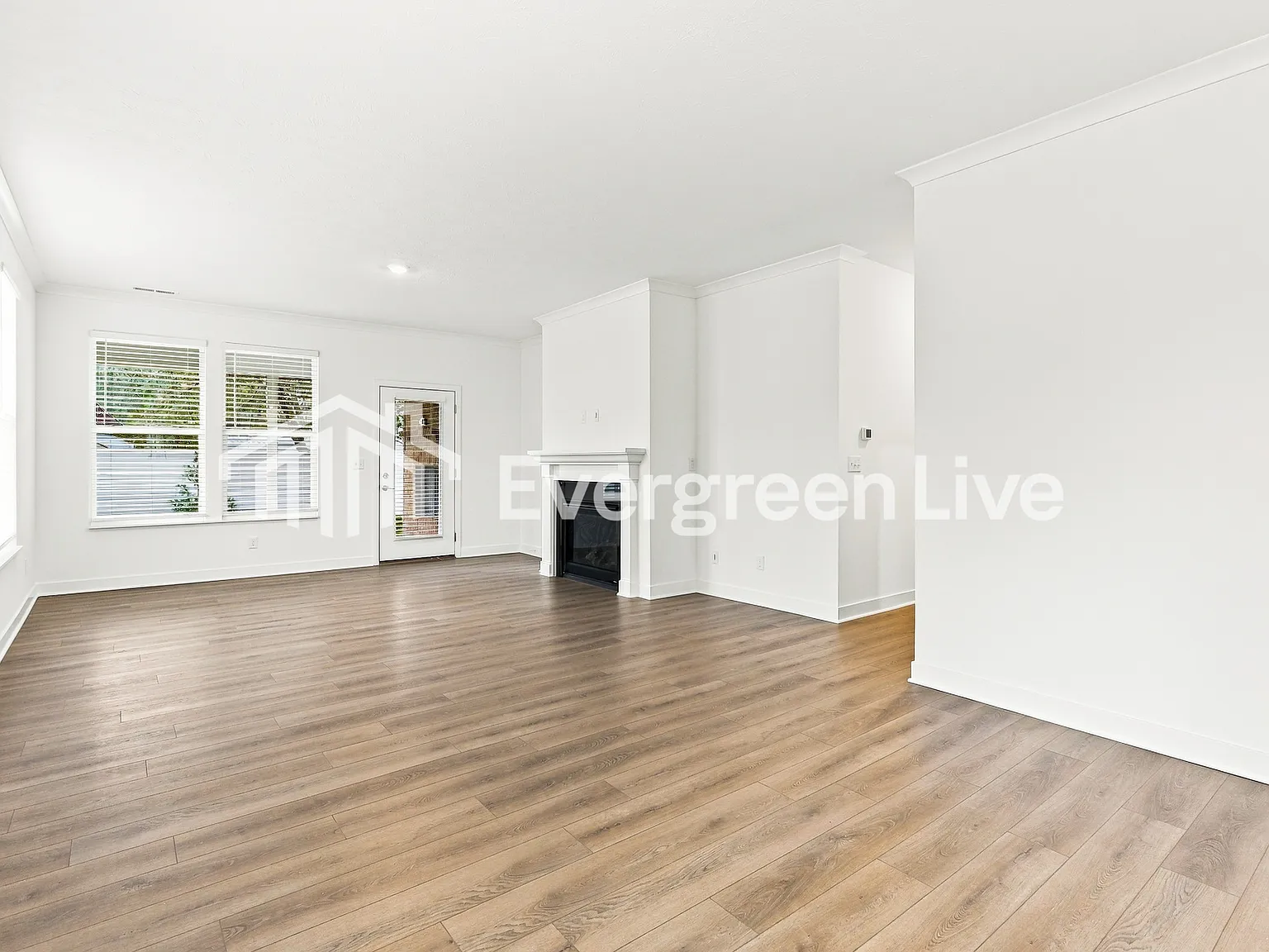 2 bed, 2.0 bath, 1915 sqft, $2,195 — Photo 2