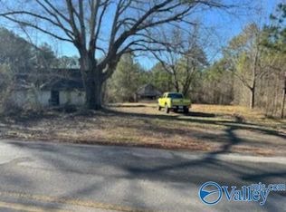 661 Community Ln, Hartselle, AL 35640