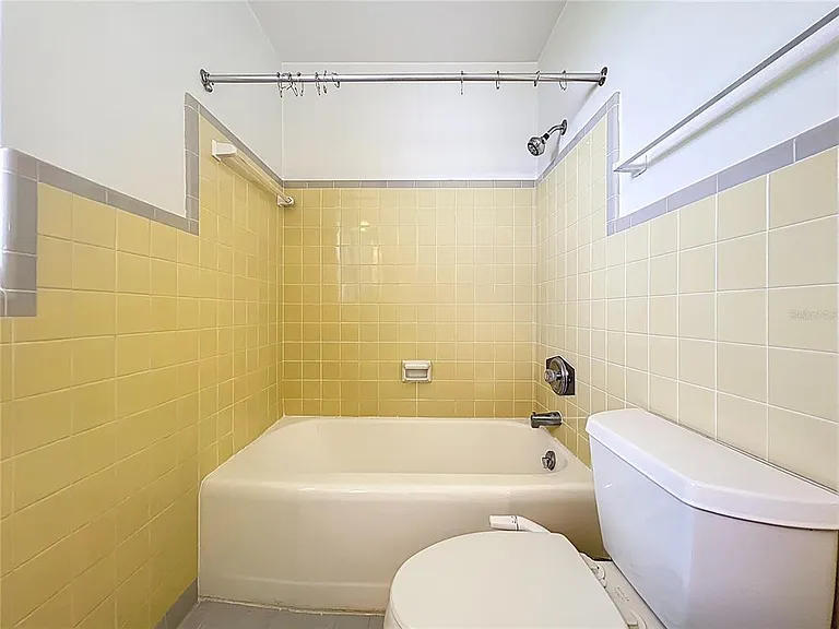 640 N Park Ave #4 — Photo 19
