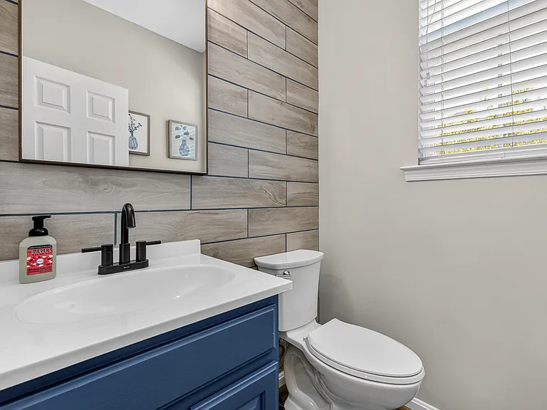 121 Polo Way — Photo 16