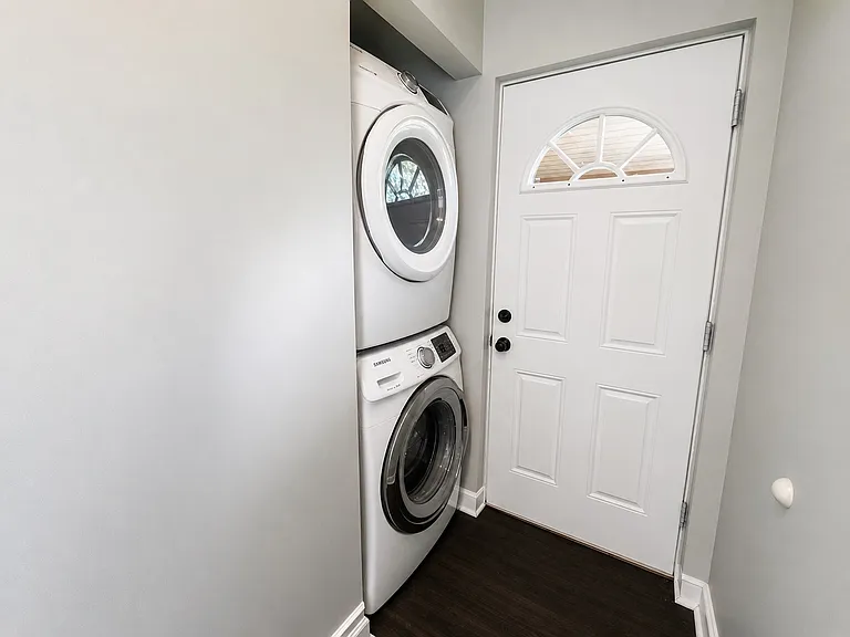 288 N 6th St #2 — Photo 8