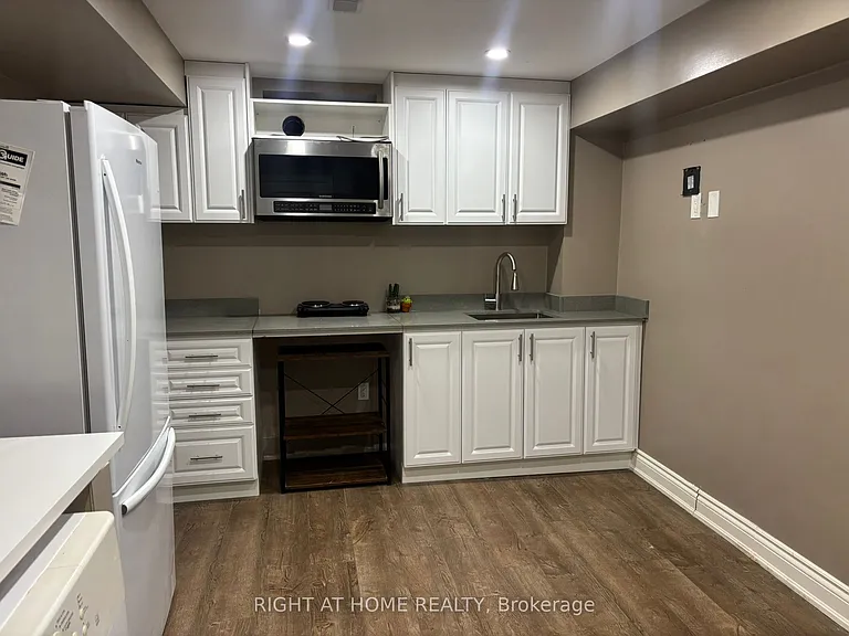 1402 Gord Vinson Ave — Photo 3