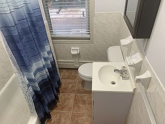 2nd image of 1214 Putnam Ave #2
