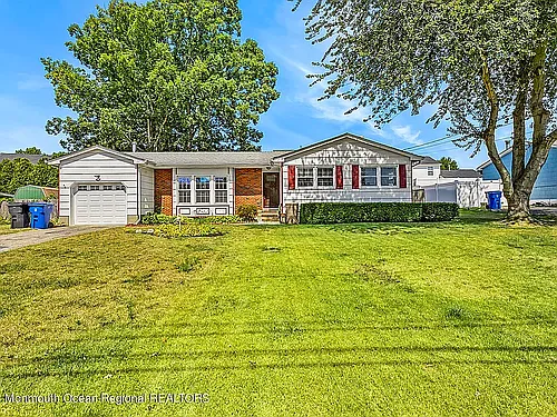 648 Longview Dr Photo 1