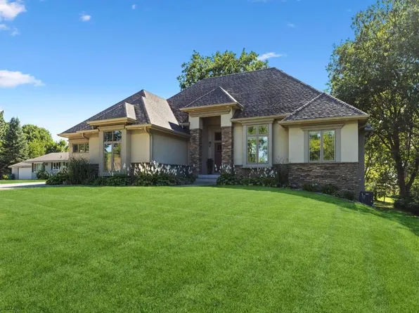 6970 NW Beaver Dr, Johnston, IA 50131