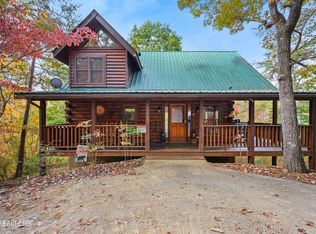 2313 Laughing Bear Way, Sevierville, TN 37862