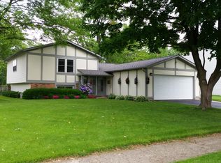 1137 N Old Bridge Rd, Palatine, IL 60067