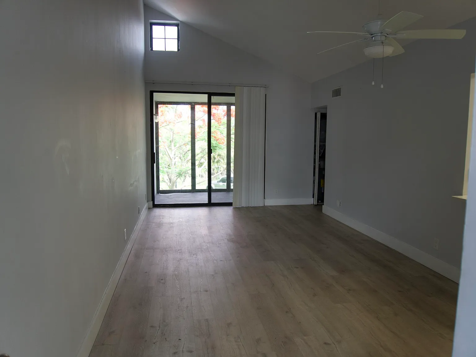 2 bed, 2.0 bath, 890 sqft, $1,890 — Photo 2