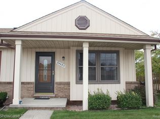 24484 Greenhill Rd, Warren, MI 48091