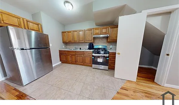 122 Targee St #2 — Photo 3