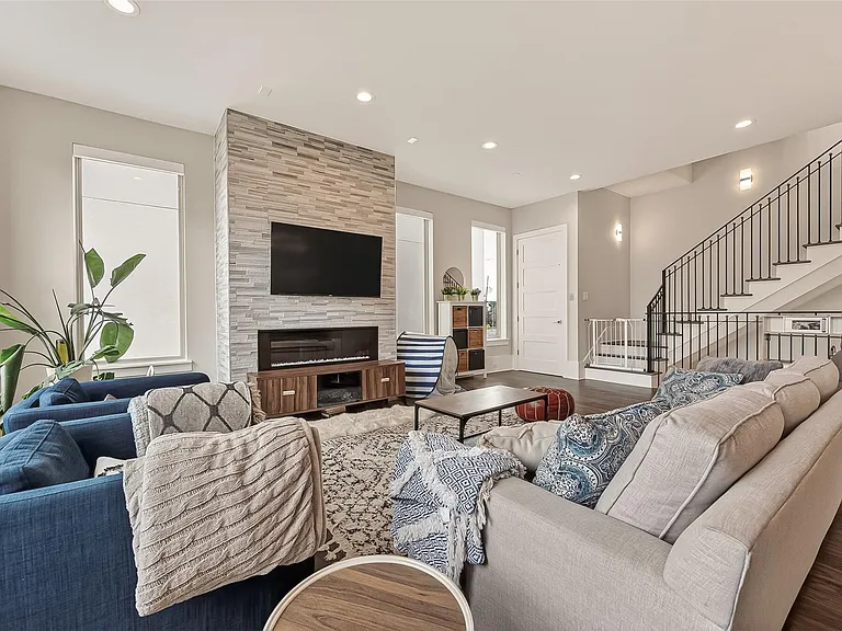 1810 Branard St #B — Photo 5