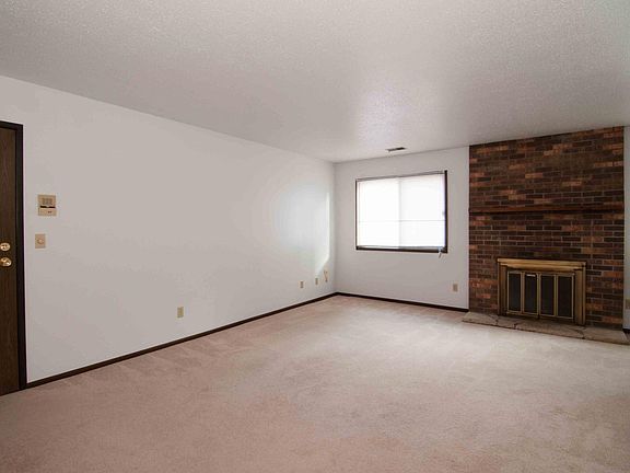 Living Room W/ Fireplace