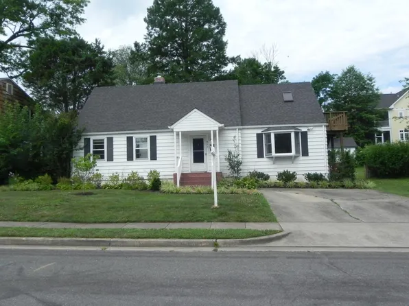 611 Jackson St, Falls Church, VA 22046