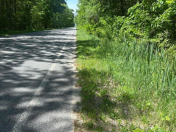5th image of Wildwood Rd