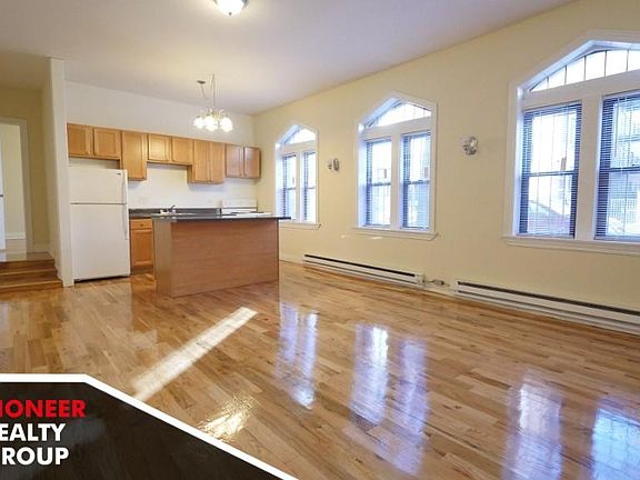 2nd image of 635 W Barry Ave #635GDN