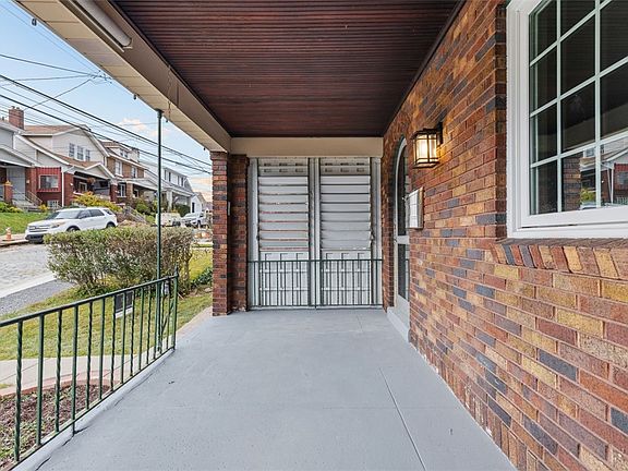 5th image of 821 Rossmore Ave