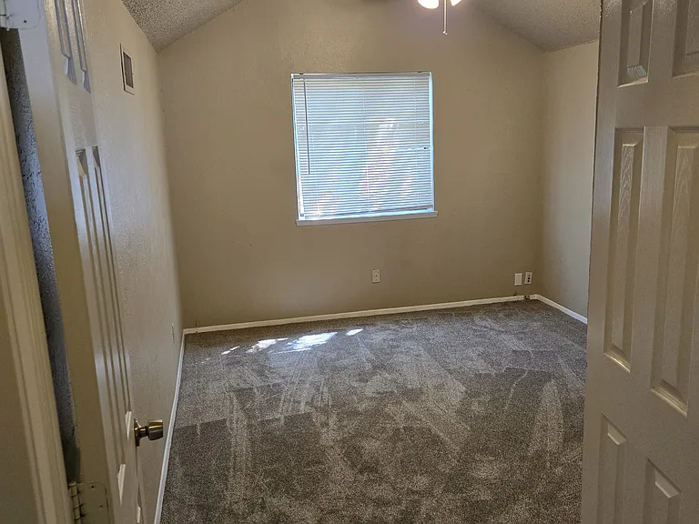 2136 Loma Verde Dr — Photo 16