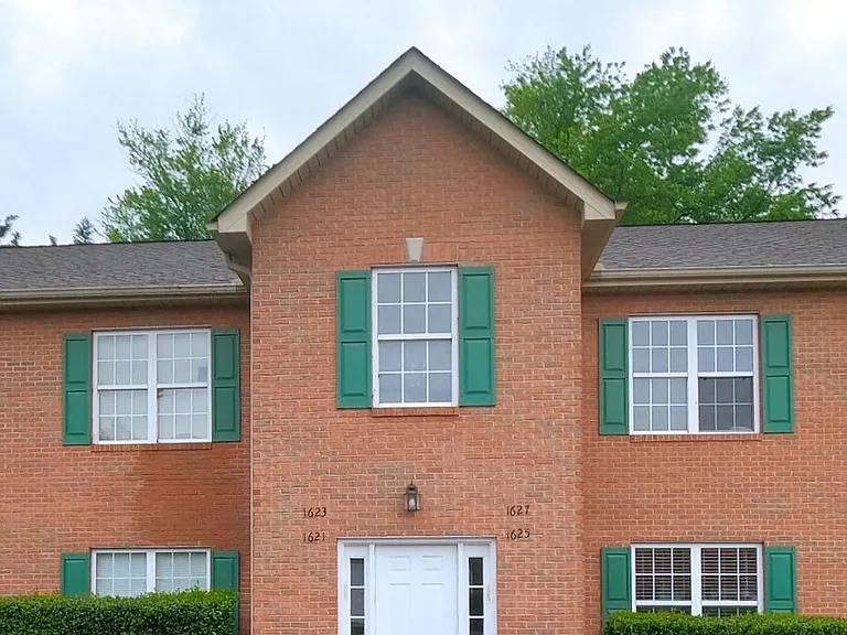 1625 Maple View Way — Photo 1