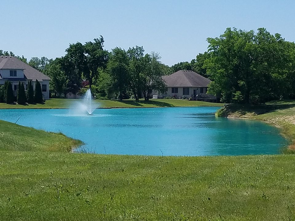 2nd image of 1924 Parkhill Ln